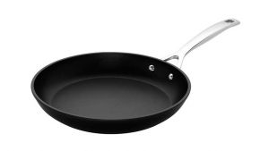 Read more about the article Le Creuset Toughened Non-Stick Pan Review